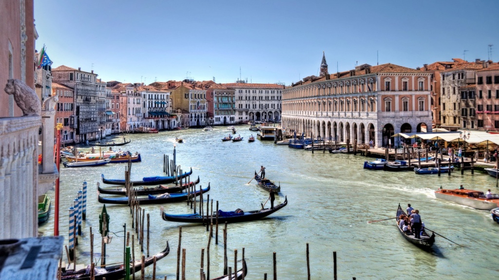 venetsiia-italiia-gondoly-kanal.jpg